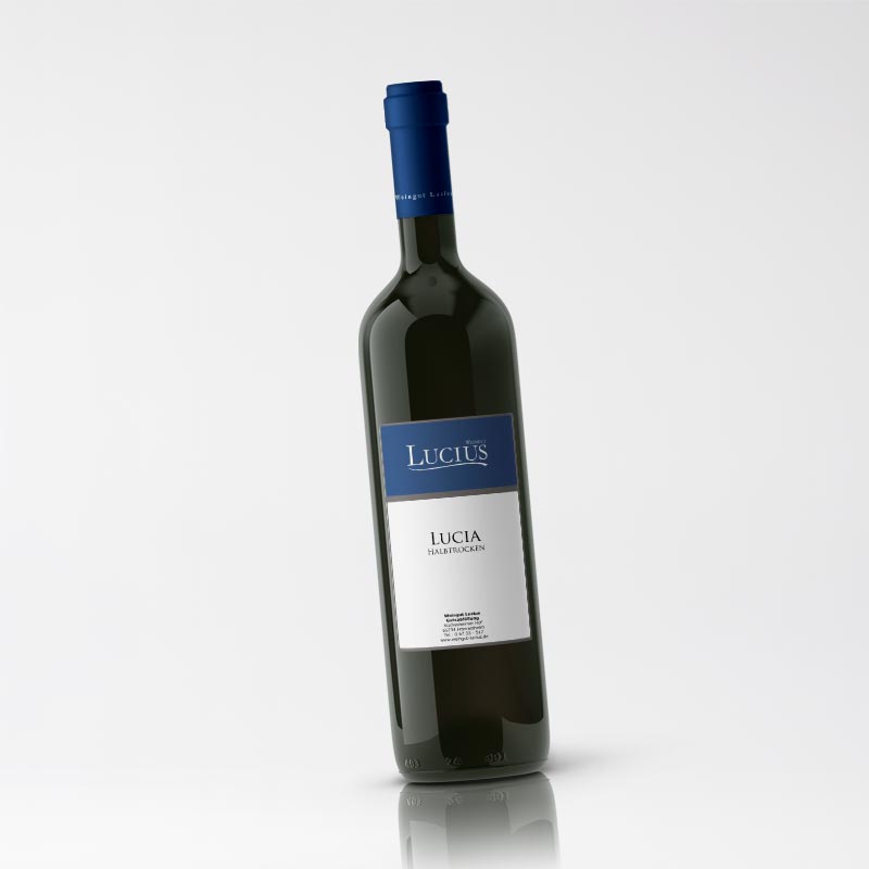 Lucia feinherb "Von der Sonne vergöttert"